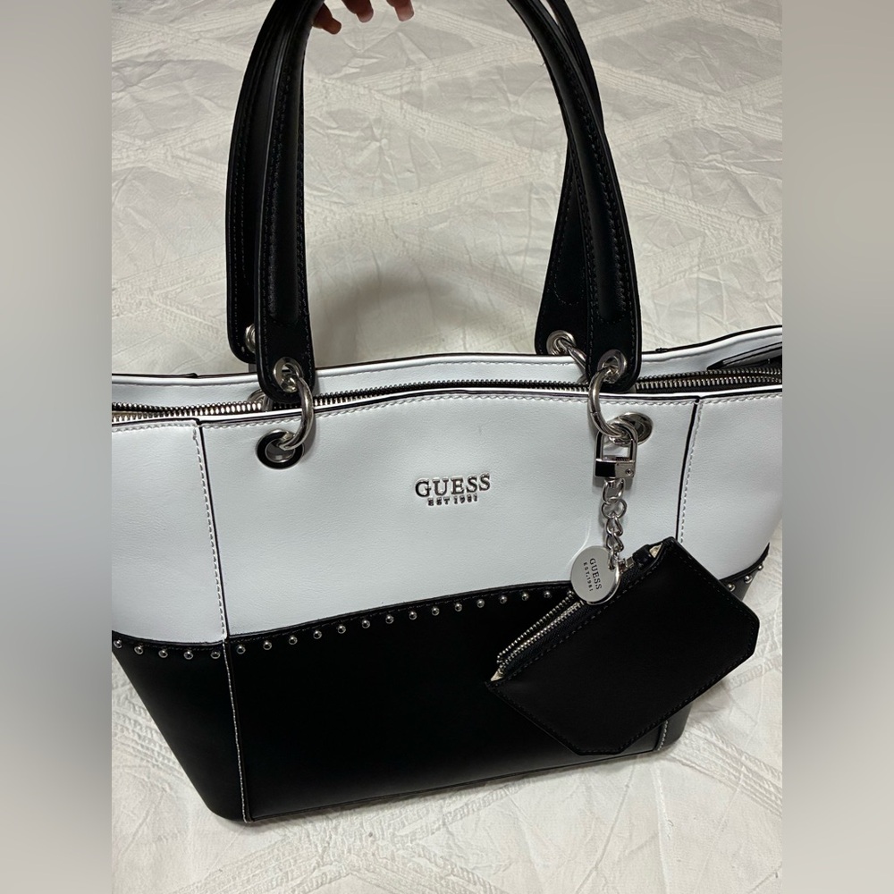 NWOT GUESS Black and White Women's Hand Bag and matching Coin Purse